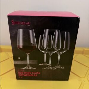 Red Wine Glasses Set of 4-European-Made Lead-Free Crystal, Classicc,Style Wine G